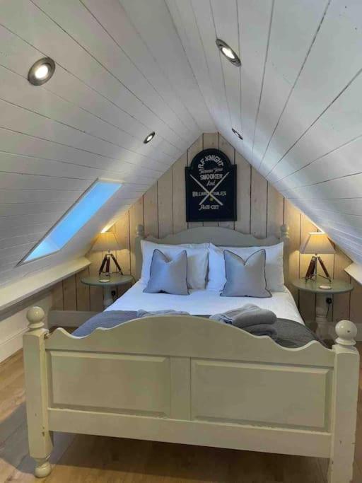 AlderburyThe Coach House公寓 外观 照片